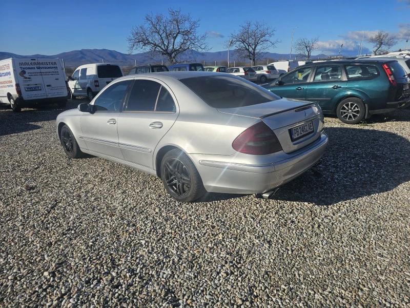 Mercedes-Benz E 270 Sedan, снимка 6 - Автомобили и джипове - 48831153