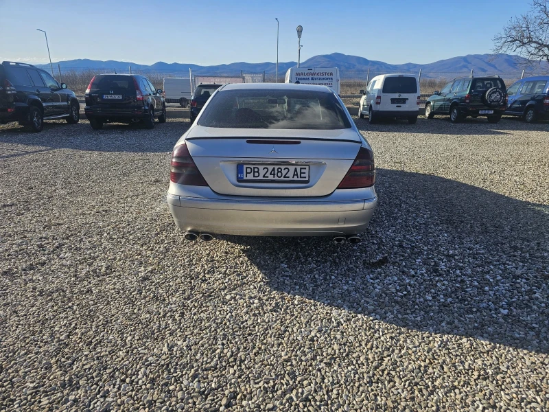 Mercedes-Benz E 270 Sedan, снимка 5 - Автомобили и джипове - 48831153