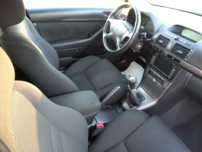 Toyota Avensis 1.8 VVTI 129CH, снимка 13 - Автомобили и джипове - 50172897