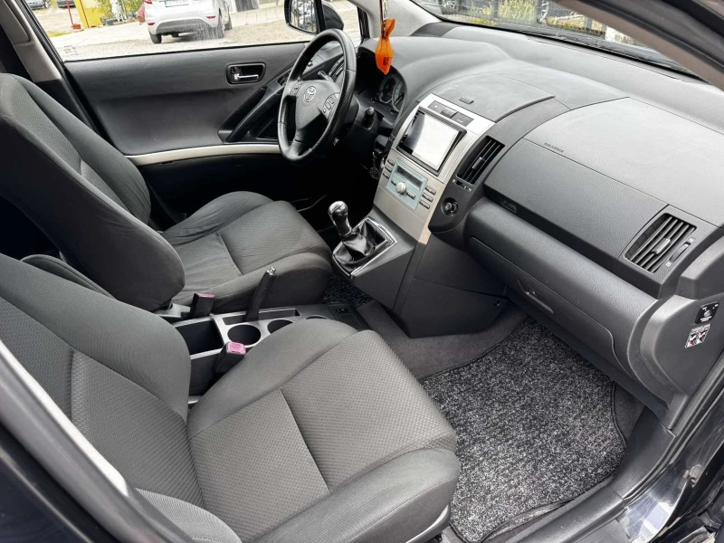 Toyota Verso, снимка 9 - Автомобили и джипове - 51723995