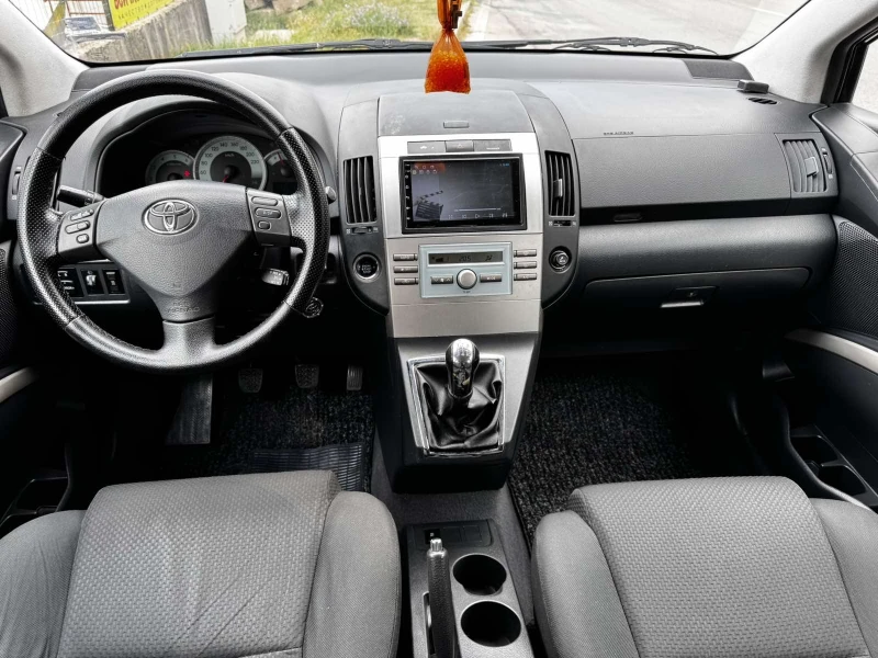 Toyota Verso, снимка 8 - Автомобили и джипове - 51723995