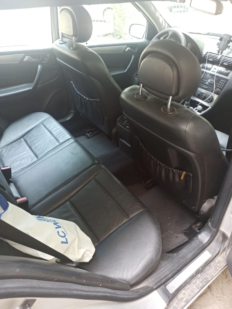Mercedes-Benz C 220 Комби, снимка 8 - Автомобили и джипове - 52887173