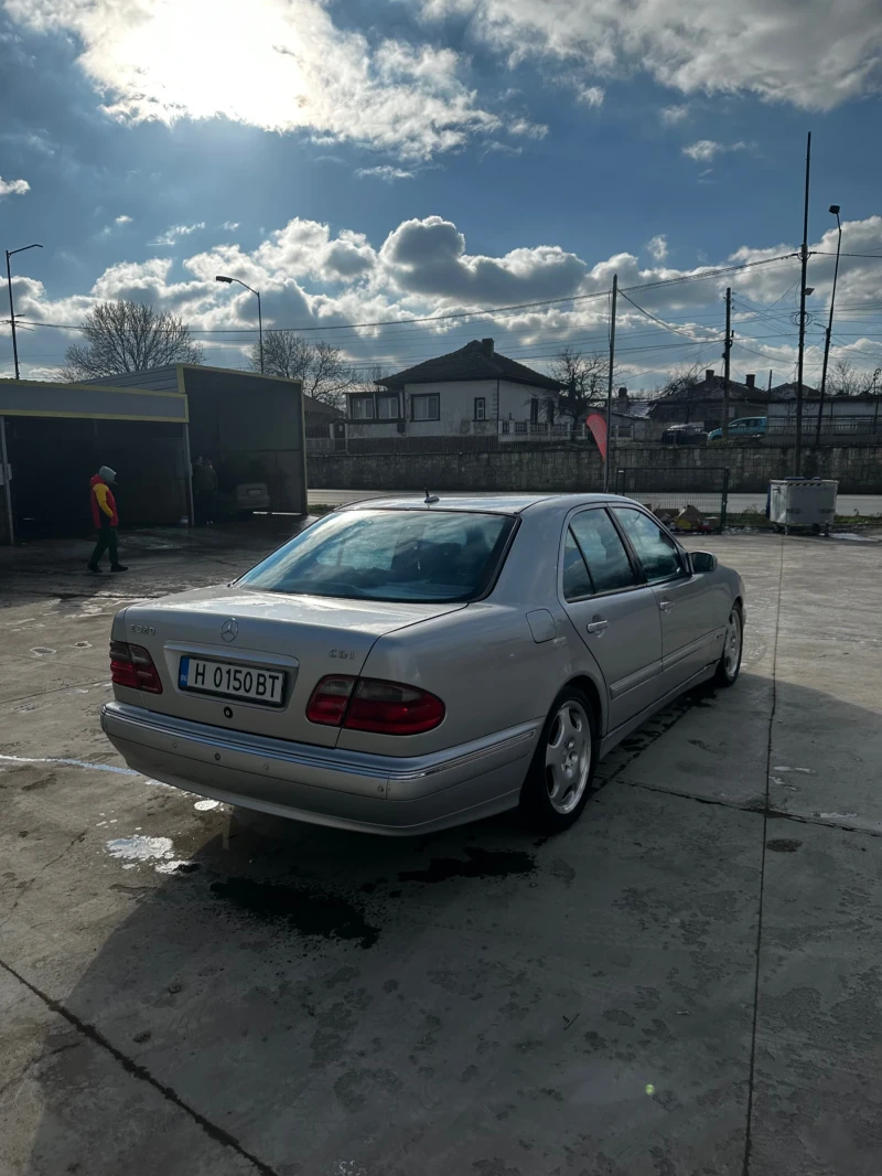Mercedes-Benz E 320, снимка 3 - Автомобили и джипове - 53148122