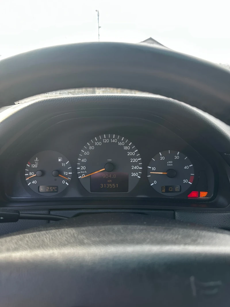 Mercedes-Benz E 320, снимка 11 - Автомобили и джипове - 53148122