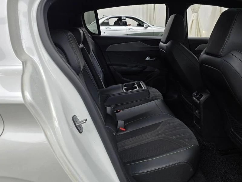 Peugeot 308 1.5 BlueHDi GT| 131к.с.| ВКЛ.ТЕХНОТЕСТ, снимка 12 - Автомобили и джипове - 55123244
