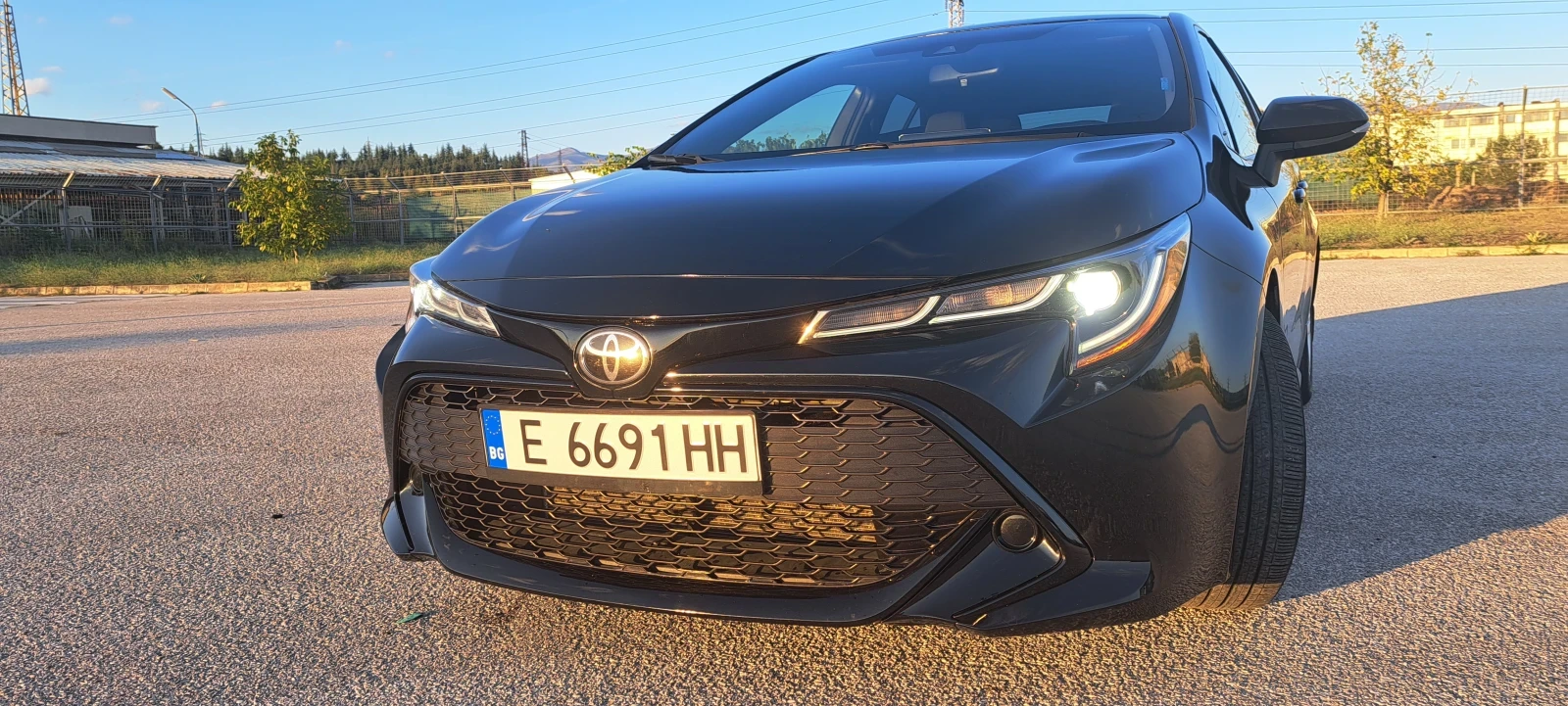 Toyota Corolla 2.0 SE - изображение 2