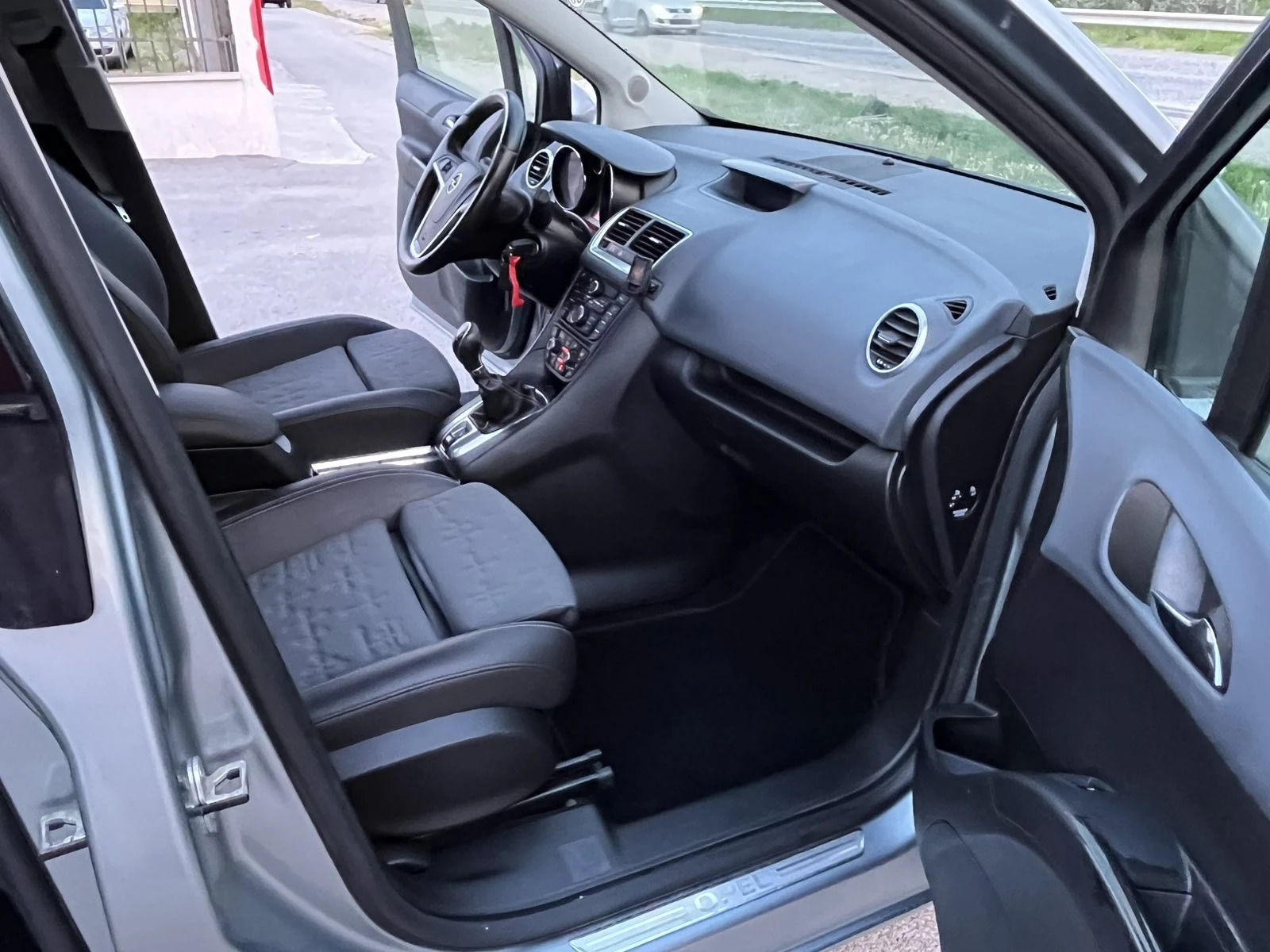 Opel Meriva 1.3 M-JET 95  EURO 5  | Mobile.bg   11
