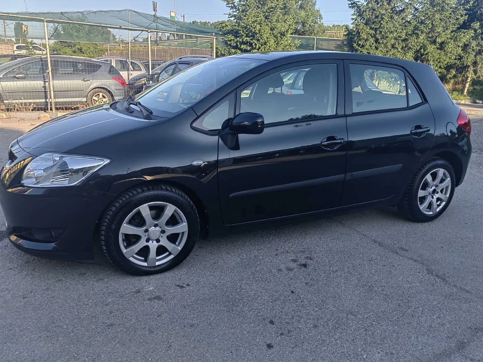 Toyota Auris 1.4 D-4D 90 - изображение 3