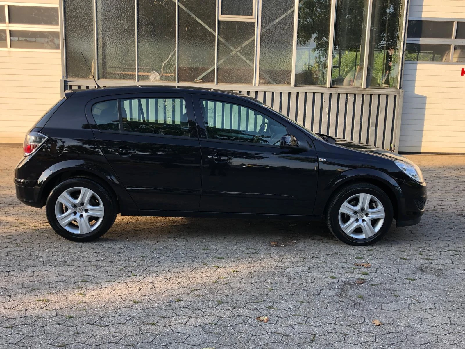 Opel Astra 1.4 - изображение 4