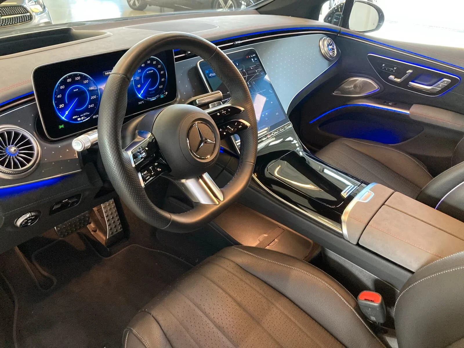 Mercedes-Benz EQS 450+ /AMG/360HP/PANO/360/MASSAGE/MEMO/BURM/361g - изображение 8