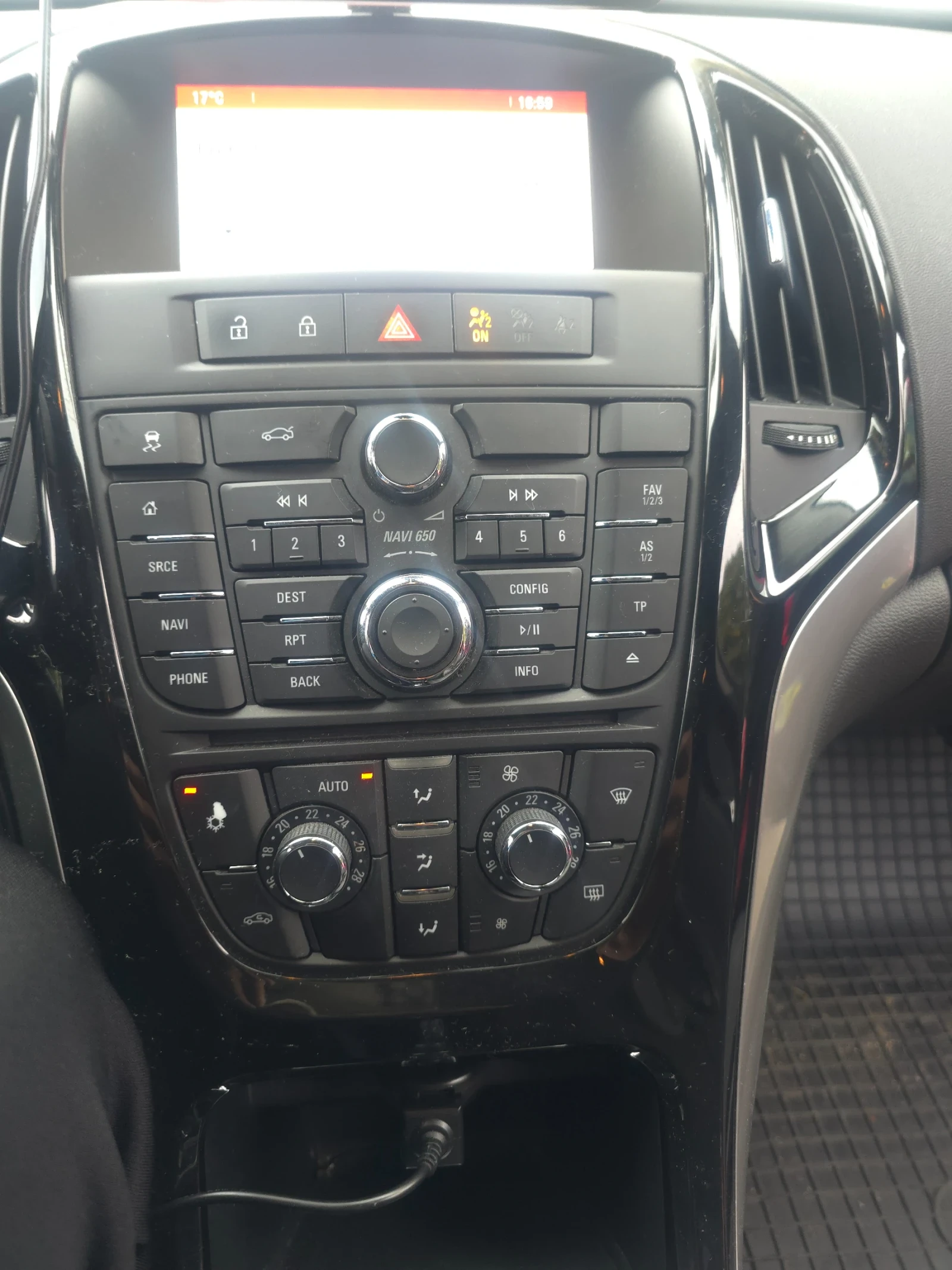 Opel Astra J 1.4 Turbo - изображение 8