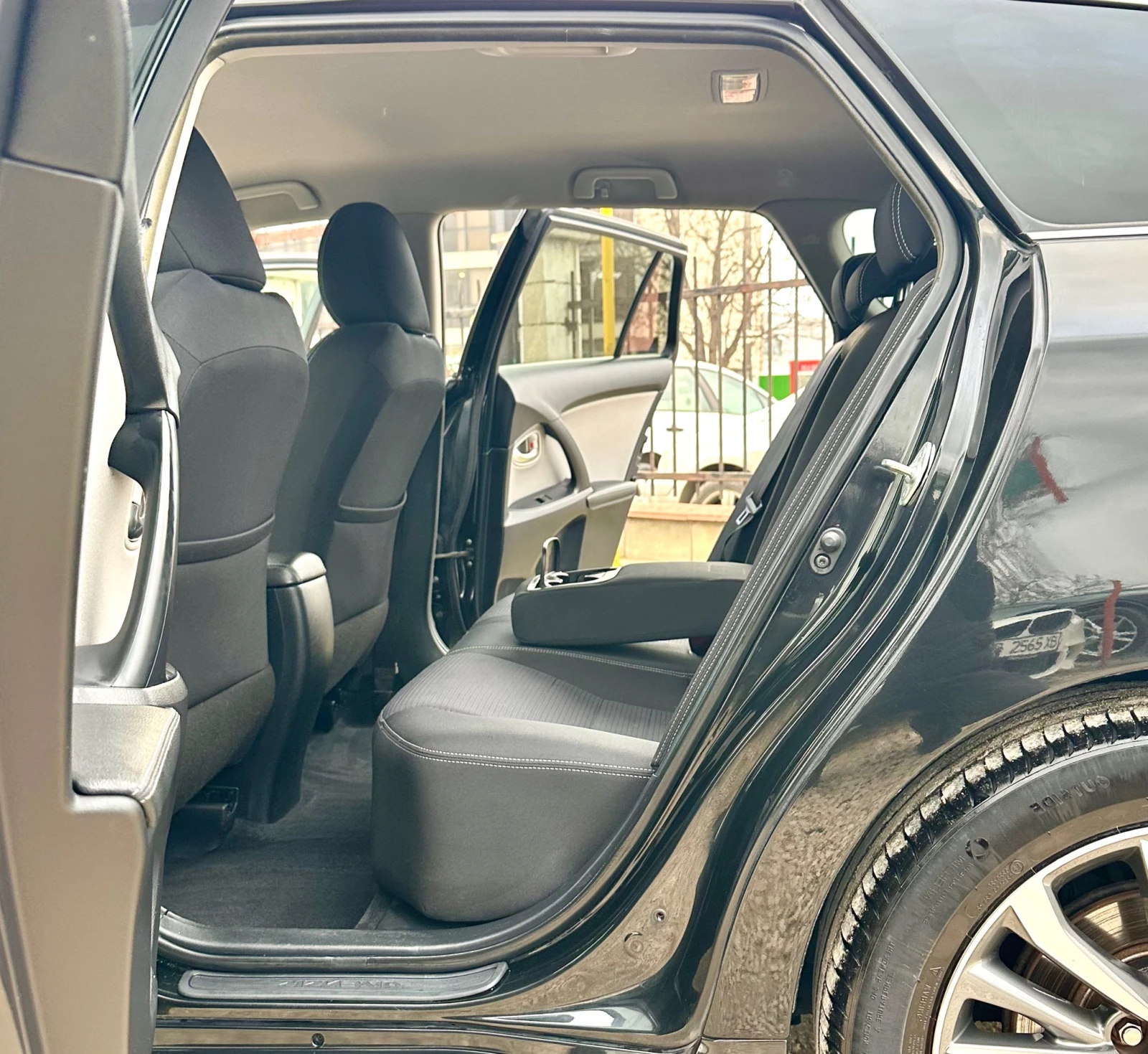 Toyota Avensis 1.8VVT-I 147HP NAVI | Mobile.bg   11