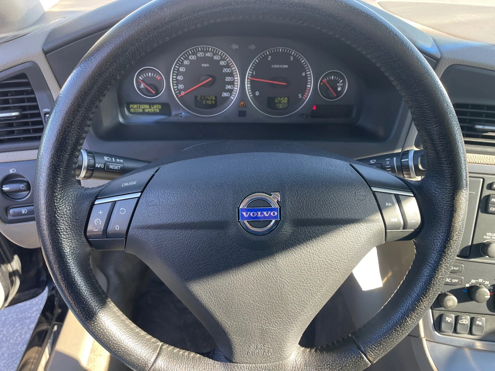 Volvo S60 2.4D5 ТОП - изображение 8