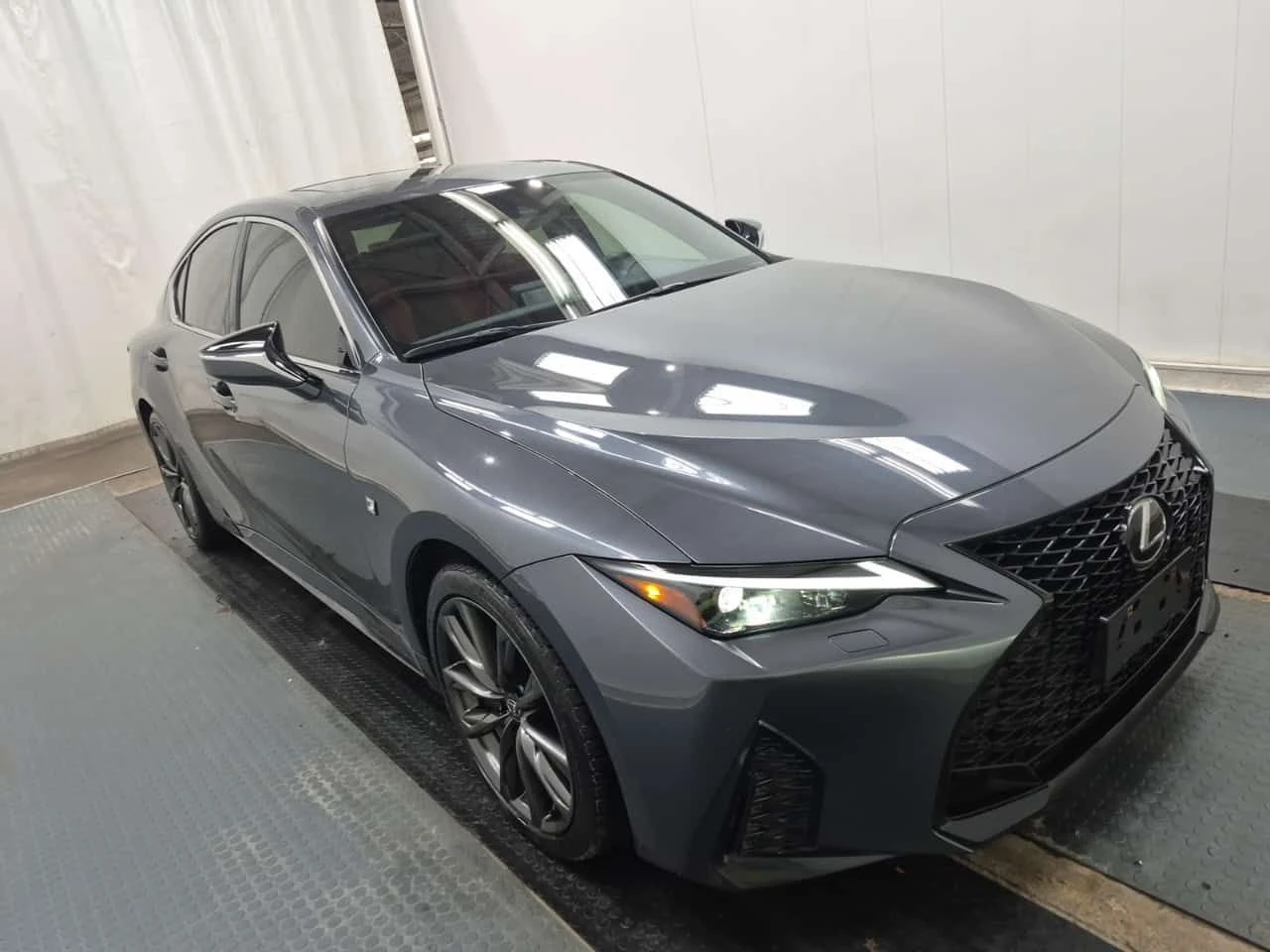 Lexus IS 300 F-Sport * Два ключа * CARFAX * , снимка 2 - Автомобили и джипове - 53824596