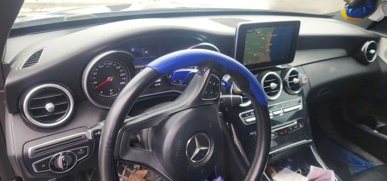 Mercedes-Benz C 300 * CARFAX * АМГ ПАКЕТ * ПАНОРАМА, снимка 9 - Автомобили и джипове - 53907362