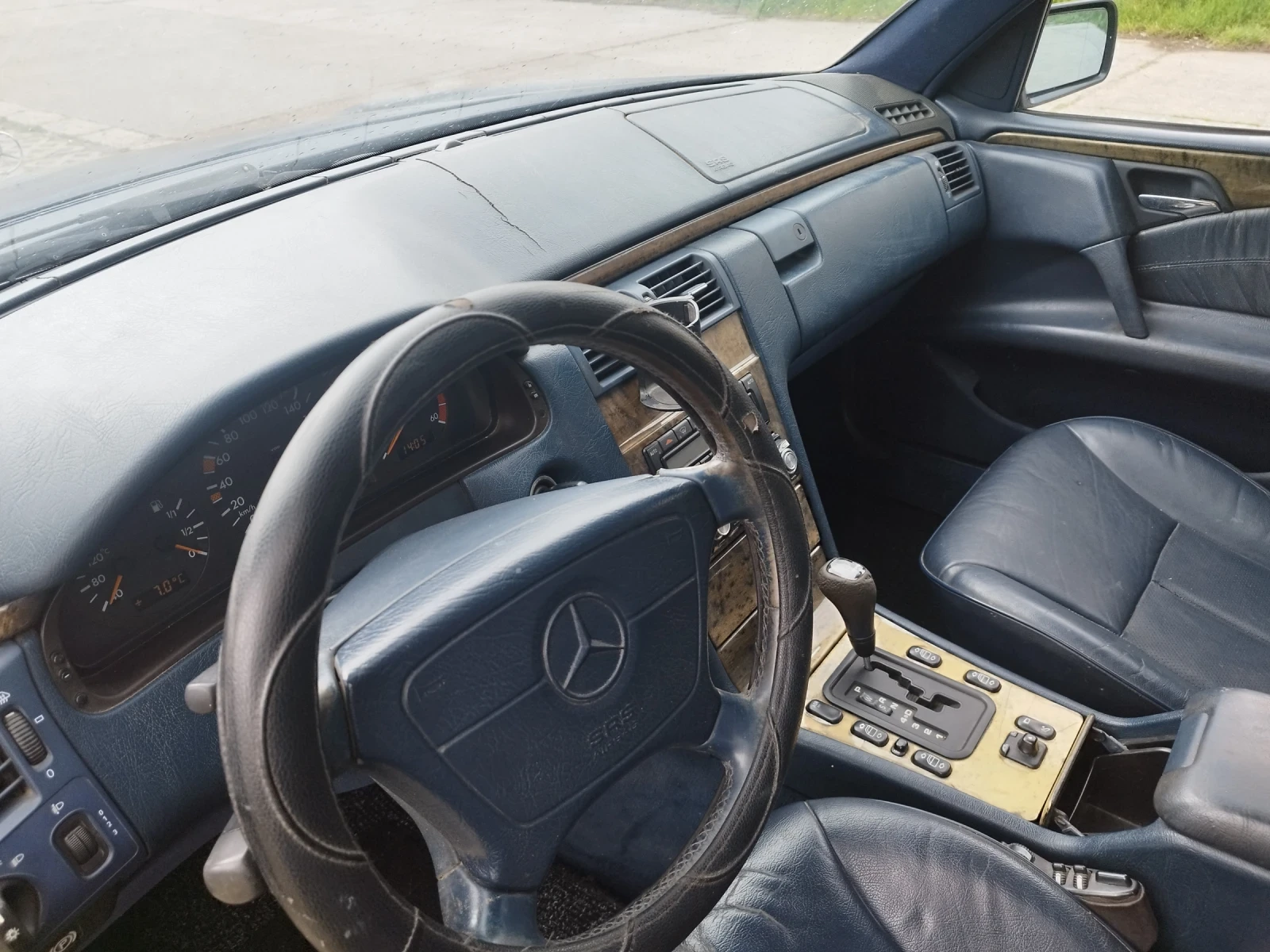 Mercedes-Benz E 250, снимка 8 - Автомобили и джипове - 54158080