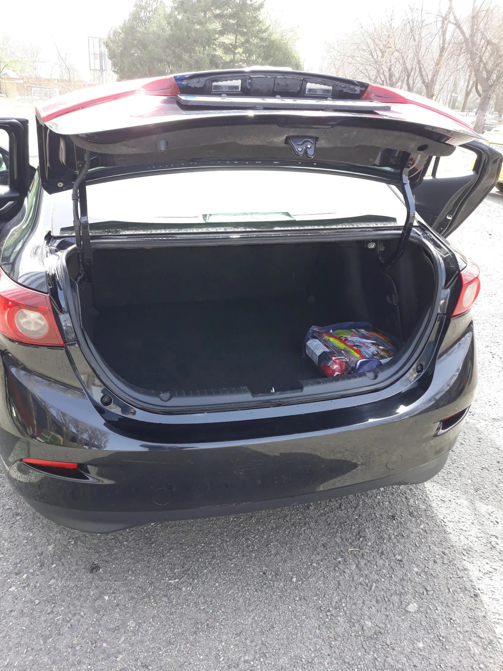 Mazda 3, снимка 10 - Автомобили и джипове - 54194601