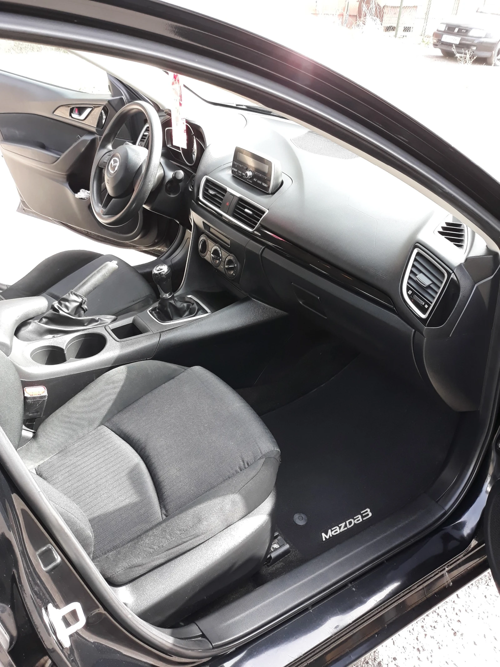 Mazda 3, снимка 8 - Автомобили и джипове - 54194601