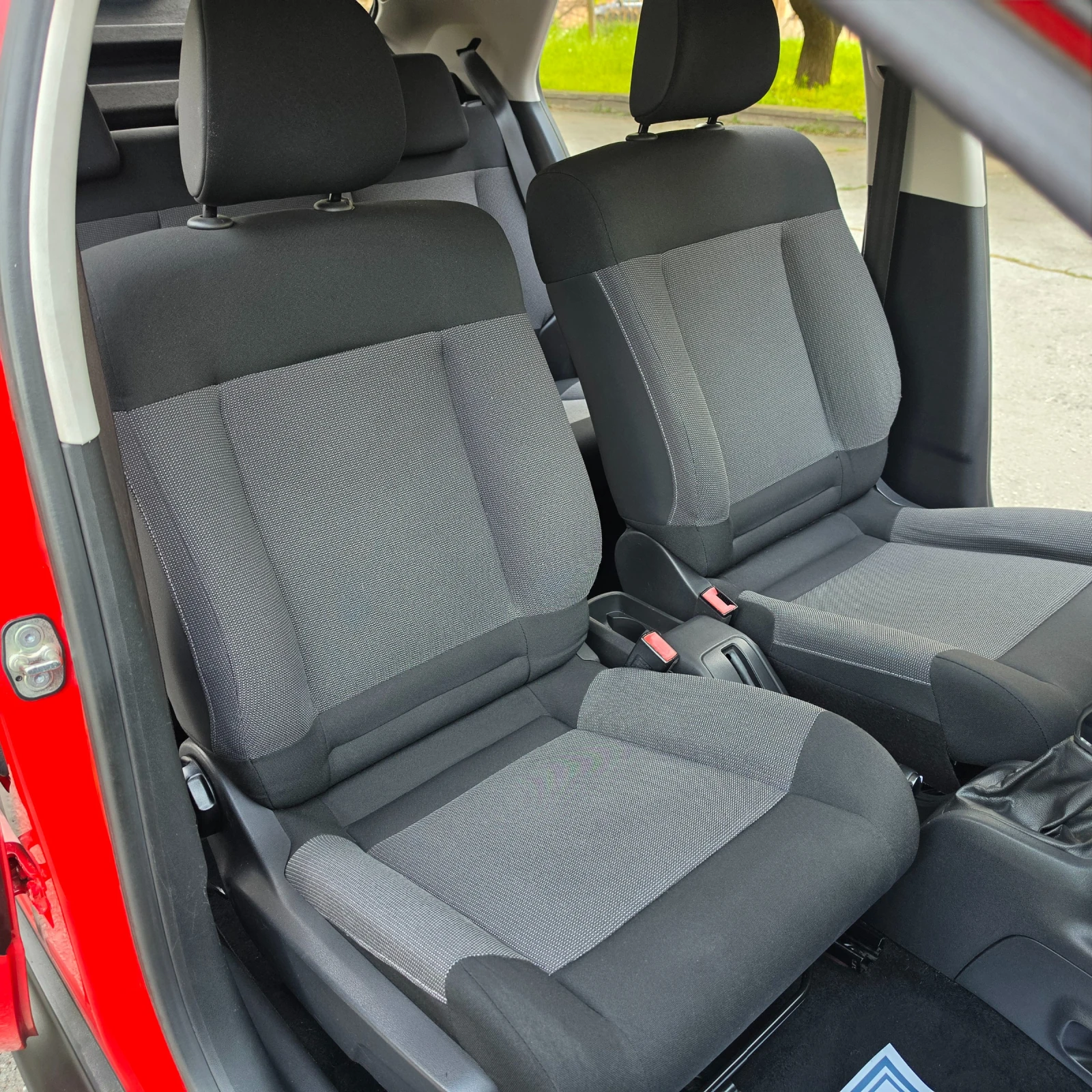 Citroen C4 Cactus 1.6HDI , снимка 9 - Автомобили и джипове - 54445689