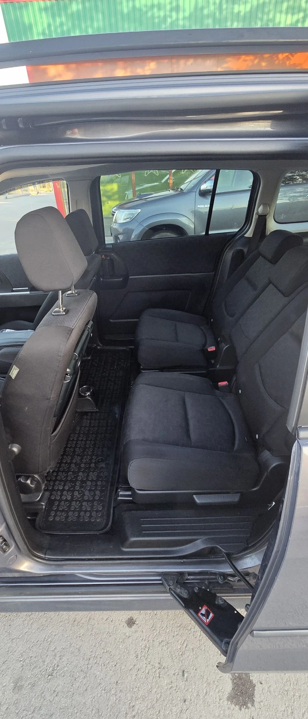 Mazda 5 2.0 , снимка 9 - Автомобили и джипове - 55123733