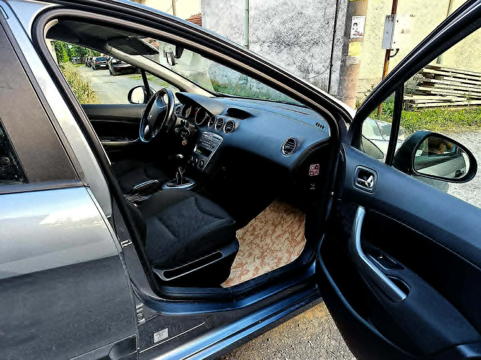 Peugeot 308 1.6 HDI, снимка 8 - Автомобили и джипове - 55316723