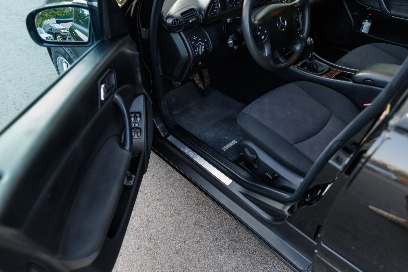 Mercedes-Benz C 180 FACE ГАЗ.ИНЖЕКЦИОН, снимка 12 - Автомобили и джипове - 55711734