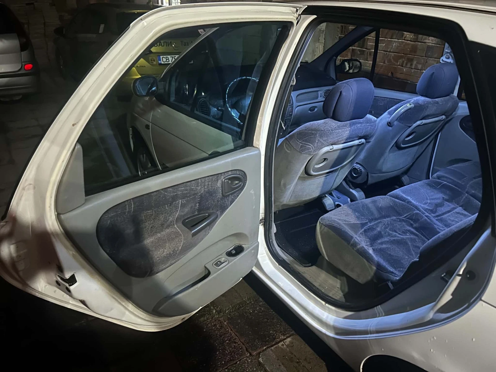 Renault Scenic, снимка 9 - Автомобили и джипове - 55782851