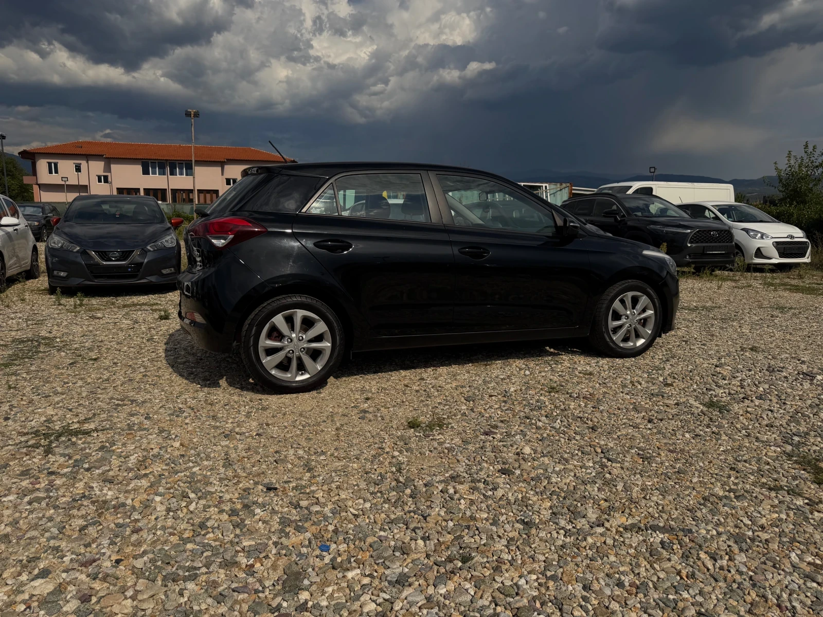 Hyundai I20 1, 2i EURO6 , снимка 4 - Автомобили и джипове - 55958288