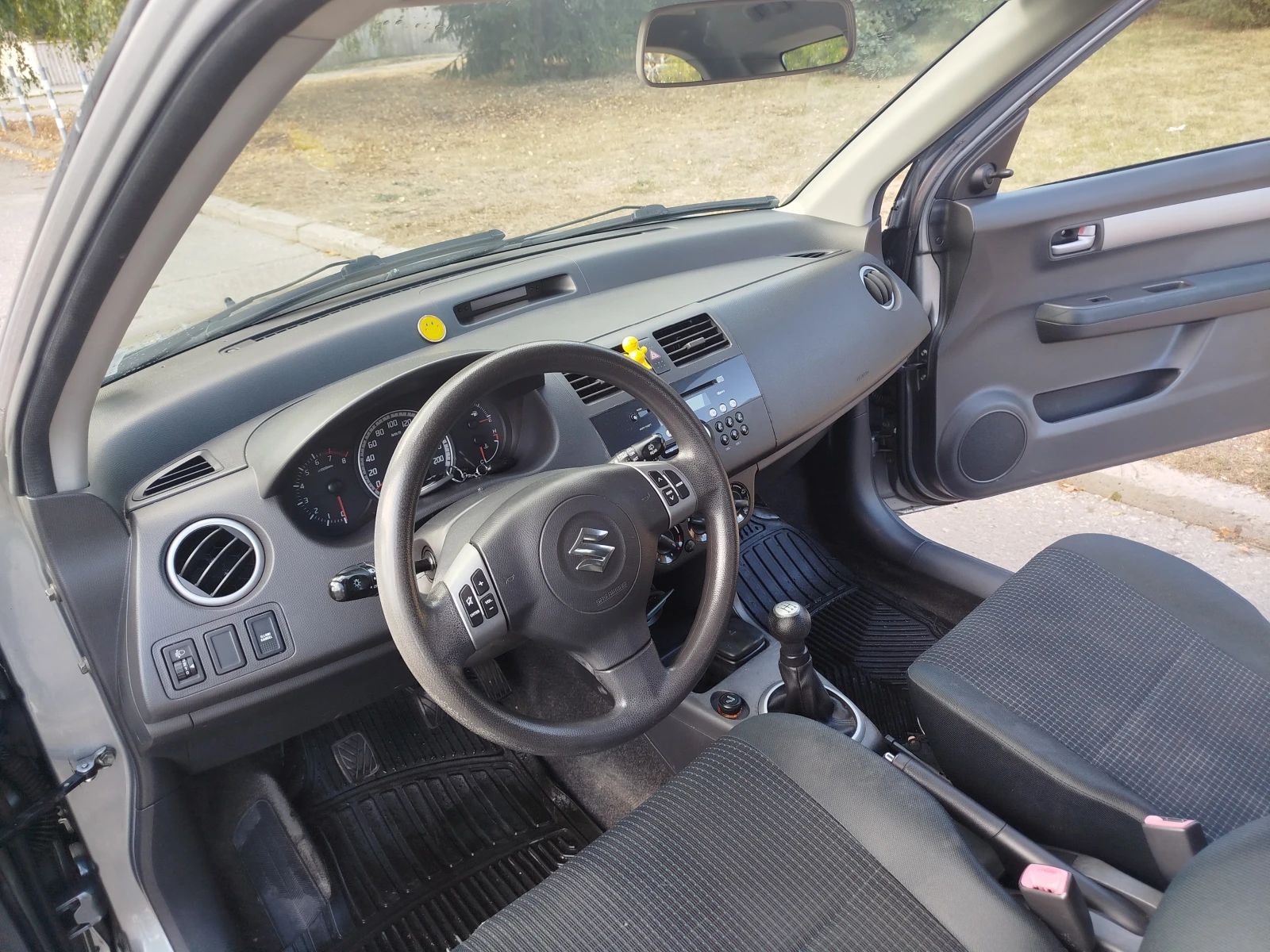 Suzuki Swift, снимка 4 - Автомобили и джипове - 56243580