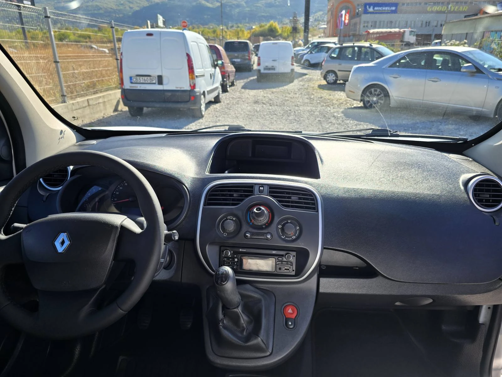 Renault Kangoo 1.5dCi КЛИМАТИК, снимка 8 - Автомобили и джипове - 56314556