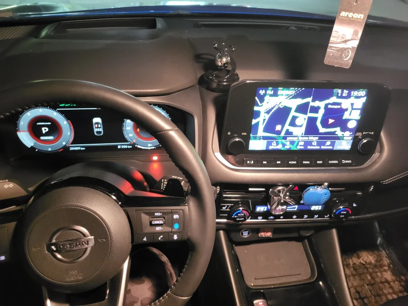 Nissan Qashqai, снимка 9 - Автомобили и джипове - 52958501