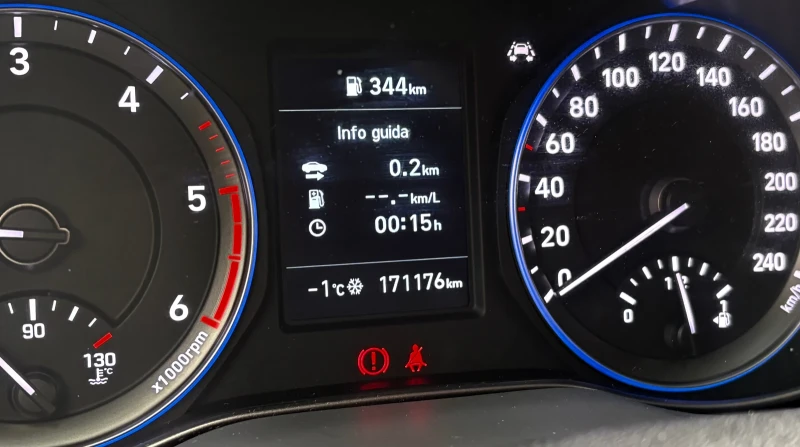 Hyundai Kona 1.6 CRDI, EURO 6D, CAMERA, TOP, снимка 16 - Автомобили и джипове - 53202251