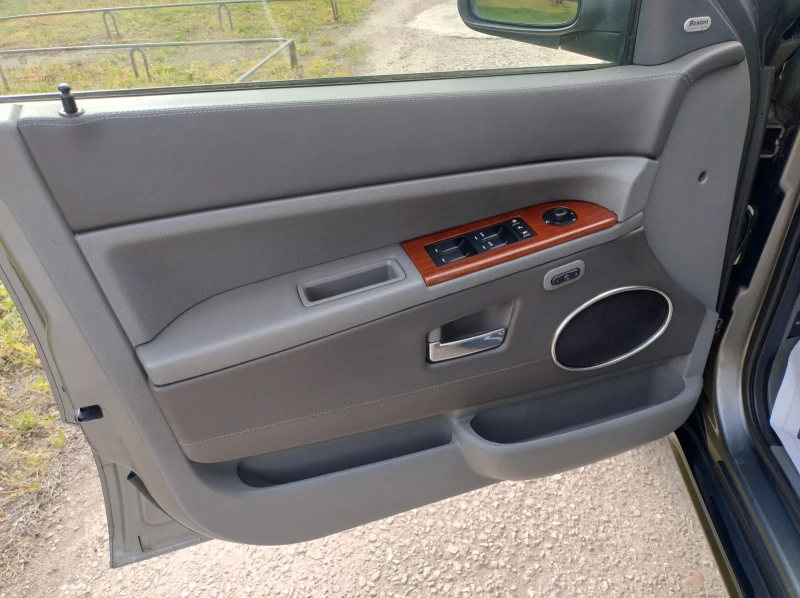 Jeep Grand cherokee 3.0 CRD FULL LIMITED - 11500 лв. - 16764797 | Car24.bg