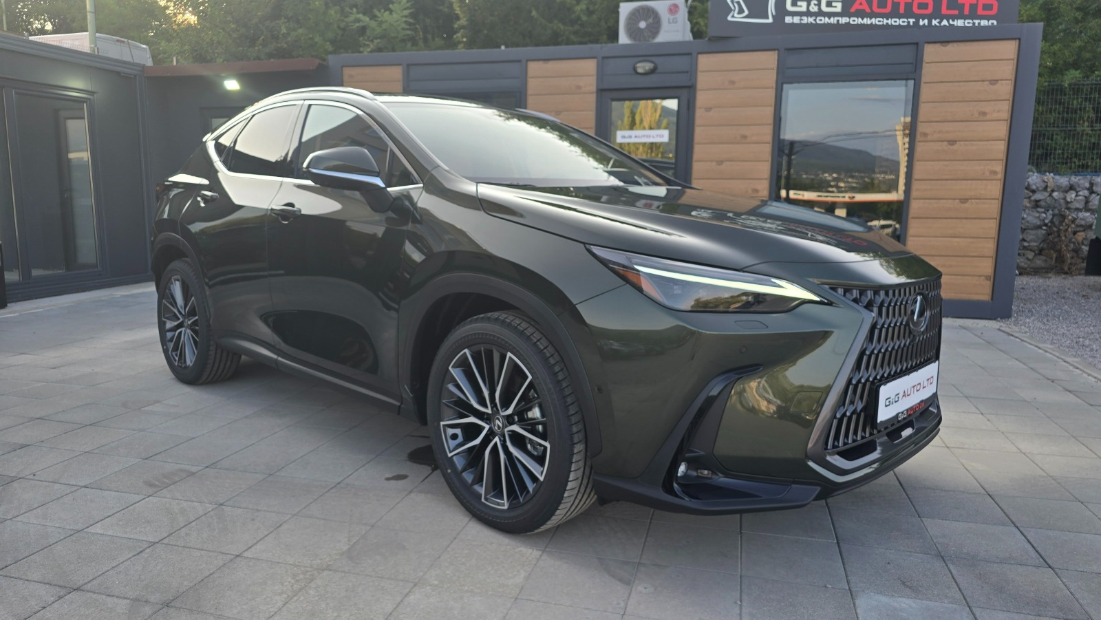 Lexus NX 350h НОВ!/2.5 HYBRID/LUXURY/MARK.LEV./360/4X4/055b - изображение 5