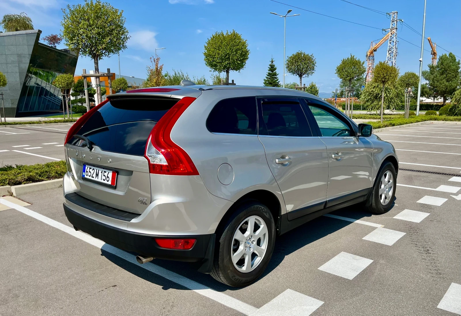 Volvo XC60 3.2 AWD - изображение 9