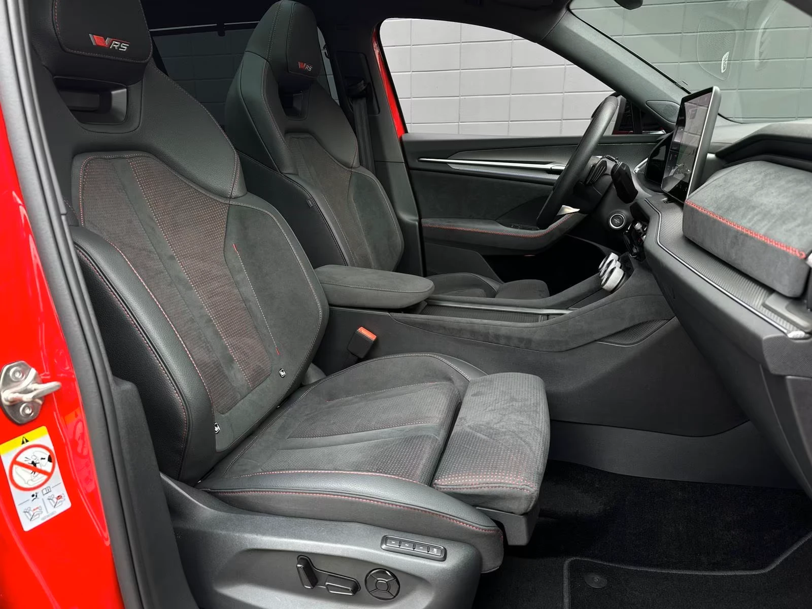 Skoda Kodiaq RS* 4x4* MATRIX* CANTON* PANO* DISTR* KEYLESS*  | Mobile.bg � ����������� 16