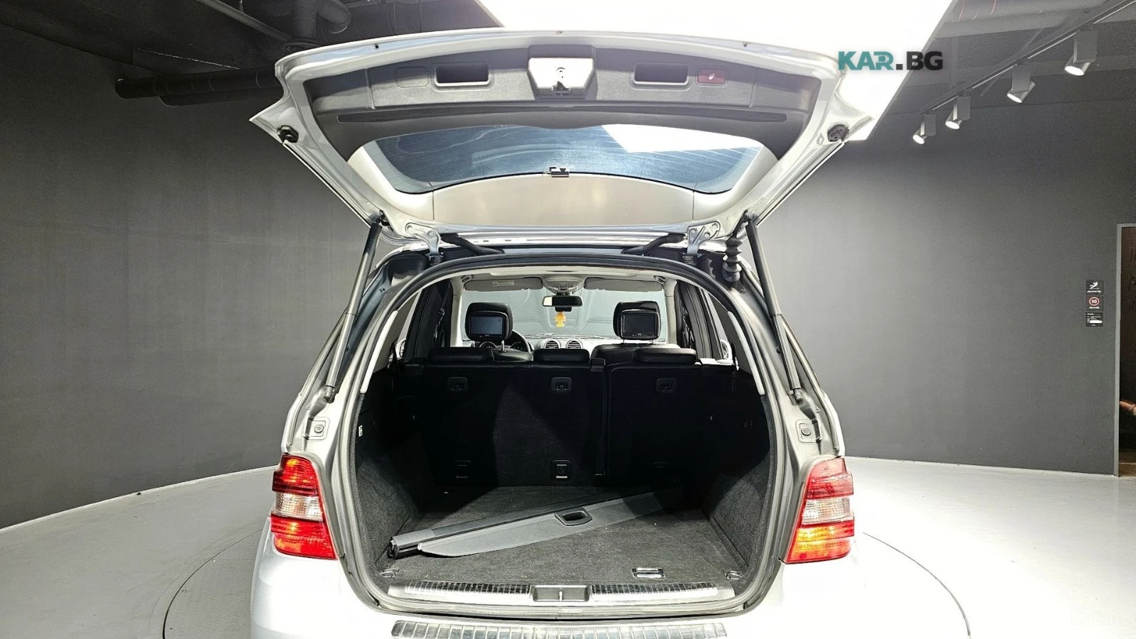 Mercedes-Benz ML 63 AMG 4МАТIC/KEYLESS/NAVIОБДУХВАНЕ, снимка 17 - Автомобили и джипове - 54813085