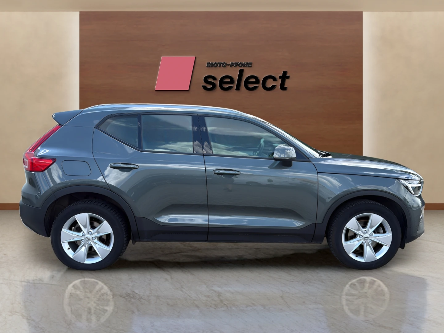 Volvo XC40 2.0 B3, снимка 5 - Автомобили и джипове - 55344977