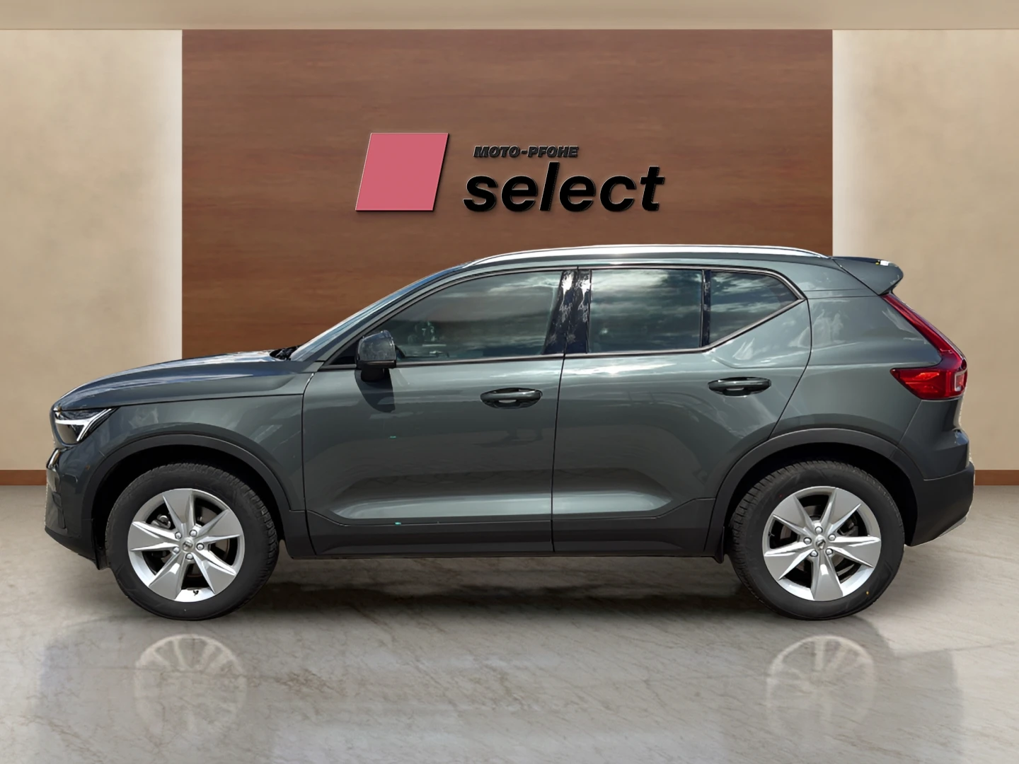 Volvo XC40 2.0 B3, снимка 4 - Автомобили и джипове - 55344977