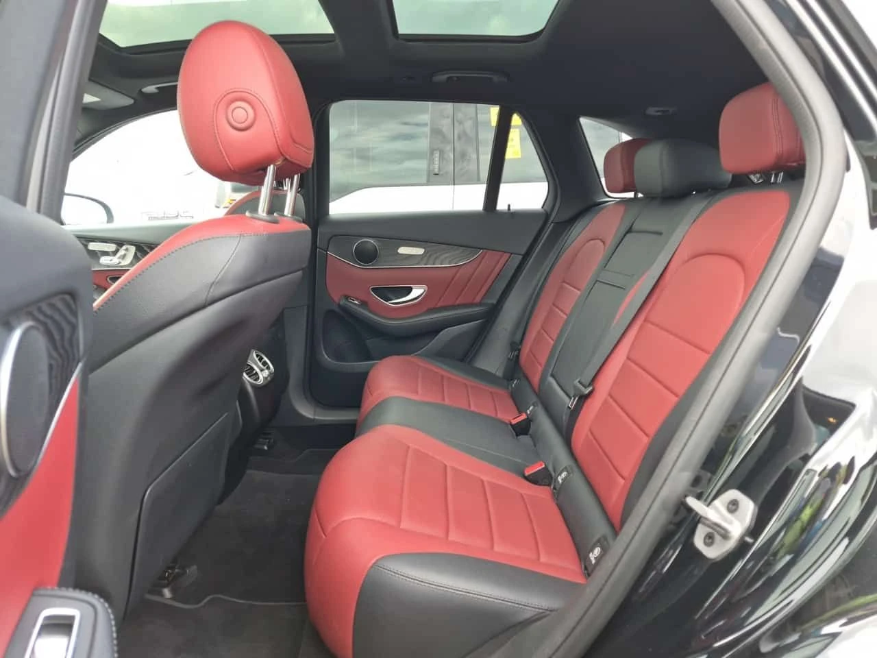 Mercedes-Benz GLC * 300 * АВТОКРЕДИТ БЕЗ ПЪРВОНАЧАЛНА ВНОСКА* , снимка 9 - Автомобили и джипове - 55596029