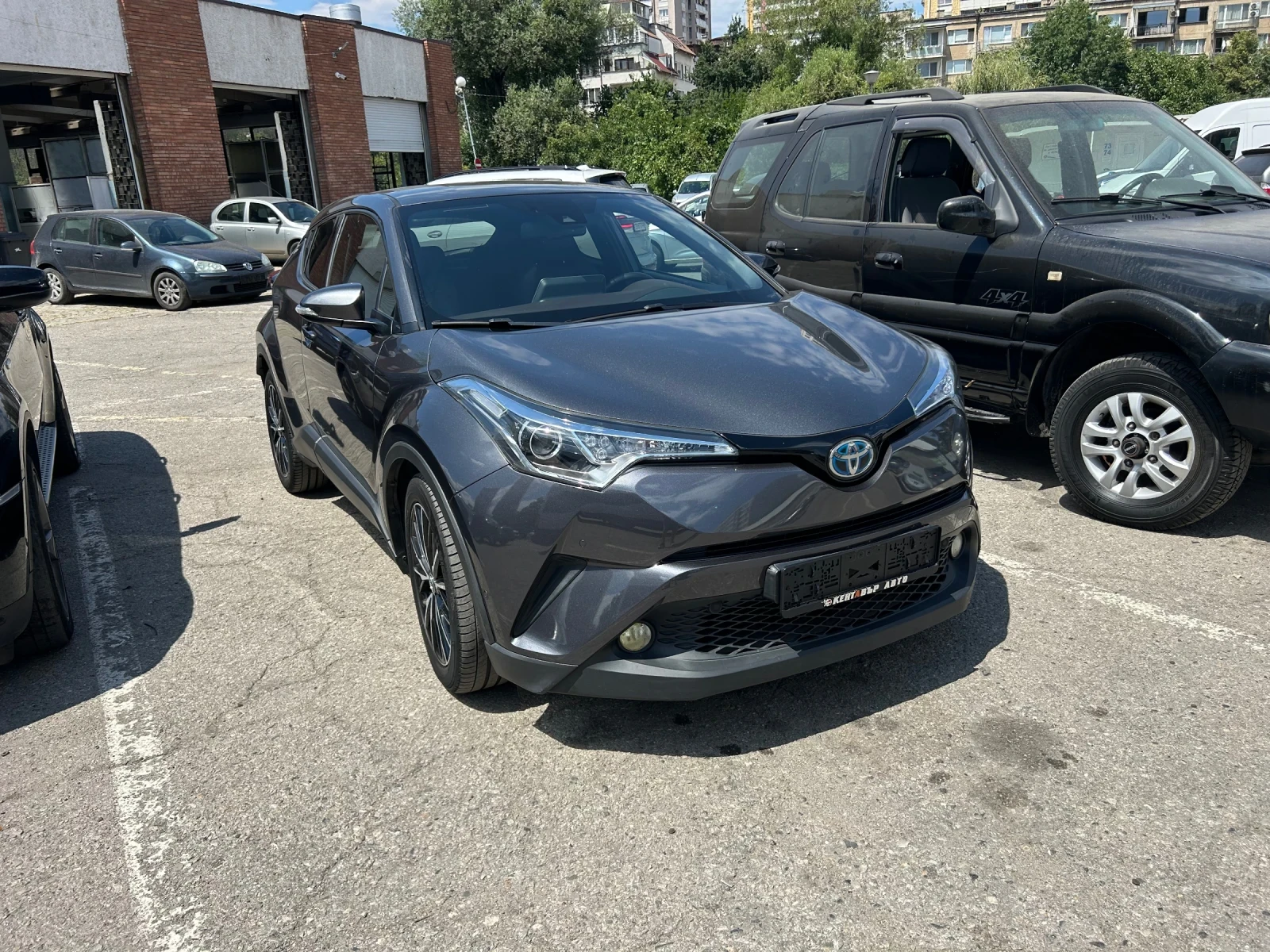 Toyota C-HR 1.8, снимка 8 - Автомобили и джипове - 55684033