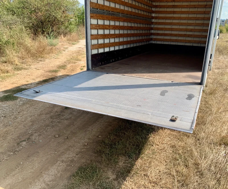 Iveco Daily Падащ борд-Странична врата-до 3.5тона, снимка 12 - Бусове и автобуси - 53596922