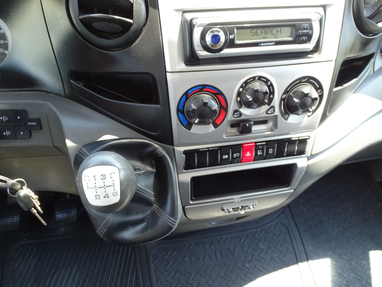 Iveco 35c15 3.0HPI  КАТ. * Б* 7-места, снимка 11 - Бусове и автобуси - 55322853