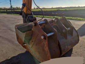 Багер Hyundai HX 220 L ЛИЗИНГ, снимка 8