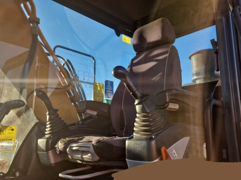 Багер Hyundai HX 220 L ЛИЗИНГ, снимка 13 - Индустриална техника - 52658984