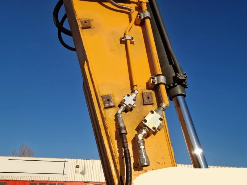 Багер Hyundai HX 220 L ЛИЗИНГ, снимка 11 - Индустриална техника - 52658984