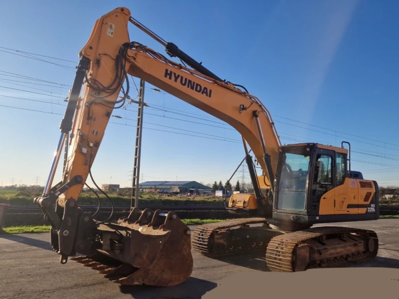 Багер Hyundai HX 220 L ЛИЗИНГ