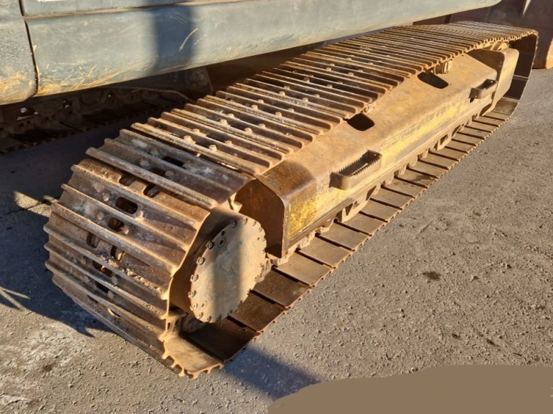 Багер Hyundai HX 220 L ЛИЗИНГ, снимка 7 - Индустриална техника - 52658984