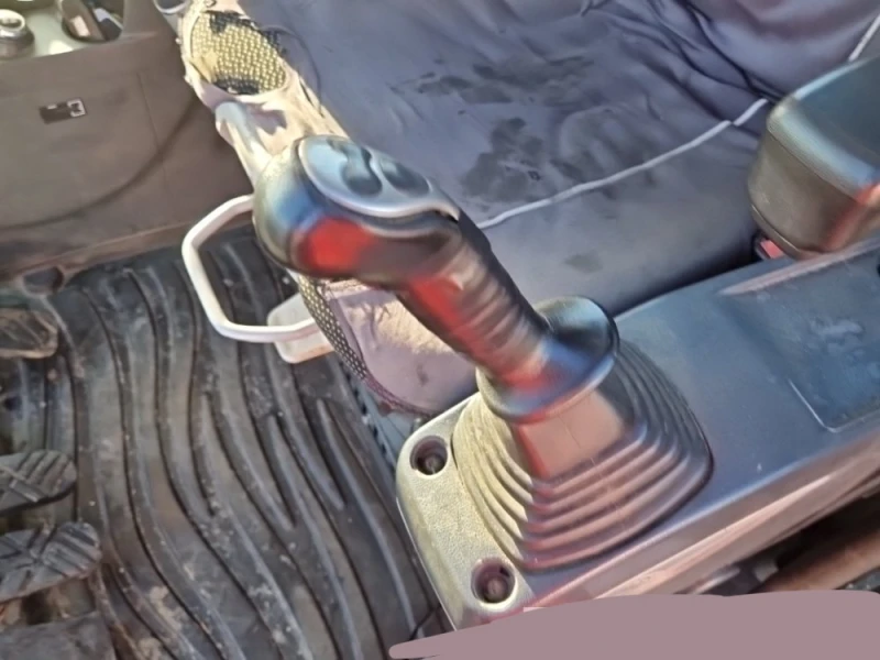 Багер Hyundai HX 220 L ЛИЗИНГ, снимка 15 - Индустриална техника - 52658984