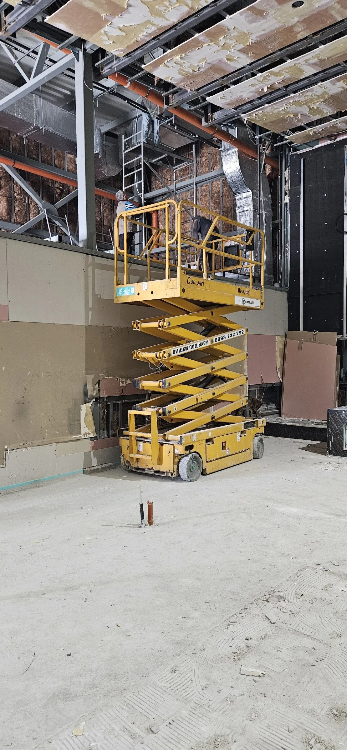 Платформи Haulotte Compact 12, снимка 1